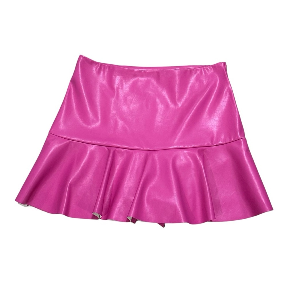 entro. Hot Pink Faux Leather Flared Skirt/ Skort w/ side zipper.